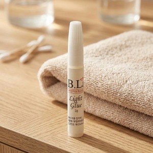 กาวติดเล็บแบบแม่นยำ 2 กรัม สูตร UV แสงอ่อน รับผลิตแบรนด์ส่วนตัว OEM/ODM กาวติดปลายเล็บ - Product Image 2