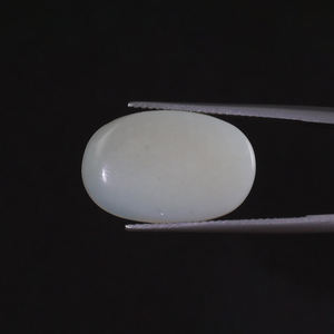 โอปอลสีขาวธรรมชาติแบบขายส่ง น้ำหนัก 5.87 กะรัต รูปทรงวงรี ขนาด 20x13 มม. หนา 3 มม. ได้รับการรับรองจาก IGI เจียระไนด้วยมือ ขัดเงา สำหรับทำเครื่องประดับ - Product Image 3