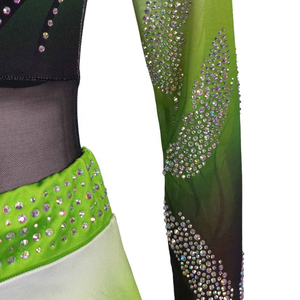 Uniforme de Animadoras de Alta Calidad con Mezcla de Spandex Transpirable y Detalles de Diamantes de Primera Calidad - Product Image 5