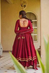 Nuevo Conjunto de Traje Anarkali de Seda Romana de Diseñador para Mujer con Palazzo y Dupatta de Seda Chanderi Bordada, Completamente Cosido, Festivo y Elegante - Product Image 4