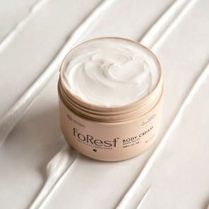 Nouvelle grande capacité 300g Forest Mild Body Cream Crème sèche haute humidité avec soin - Product Image 1