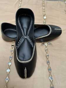 Zapatos Khussa de Nuevo Estilo, Cuero Premium, Calzado Tradicional Pakistaní, Cómodos para Mujer, Suministro de Fábrica, Uso Diario - Product Image 4