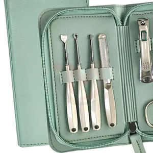 Juego de Manicura Profesional de Acero Inoxidable de Lujo 16 en 1, Kit de Cortaúñas con Estuche de Cuero de Regalo - Product Image 3