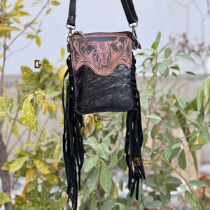 กระเป๋าถือโทรศัพท์มือถือแบบขายส่ง หนังวัวแท้ แต่งขนเฟอร์ ขอบหนังแกะสลักลายด้วยมือ กระเป๋าสะพายข้างขนาดเล็ก กระเป๋าคล้องมือ กระเป๋าสะพายไหล่ - Product Image 1