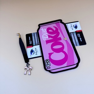 Lucky Lash Tools Plateau à cils en acrylique, motif canette de cola rose, avec fixation magnétique pour pinces, réutilisable, pour extensions de cils, durable LASH TILE - Product Image 3