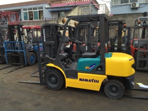 Montacargas Komatsu FD30 Diésel Usado en Excelentes Condiciones, 3 Toneladas, Japón, Modelos <span class=keywords><strong>FD25T</strong></span>-17, <span class=keywords><strong>FD25T</strong></span>-14, <span class=keywords><strong>FD25T</strong></span>, FD30T, FD50, Montacargas Diésel de Alta Resistencia en Venta - Product Image 3