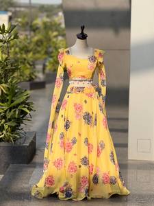 Lehenga Choli con Estampado Floral Amarillo y Dupatta, Traje Tradicional Indio para Bodas, Vestido Largo de Georgette para Mujer, Verano - Product Image 3