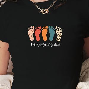 Podiatry Medical Assistant Camiseta corta de moda para mujer - Product Image 2