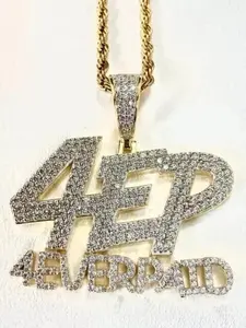 Colgante de Letra Personalizado con Moissanita Real de Corte Redondo de 3.50Ct, Chapado en Oro Amarillo de 14K - Product Image 3