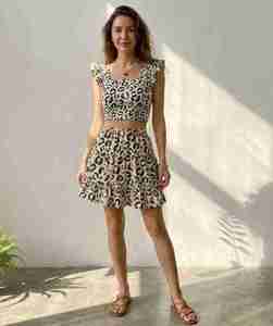 Conjunto de 2 Piezas con Estampado de Leopardo, Top Corto Transpirable 100% Algodón y Falda con Volantes, Ropa Urbana Moderna y Linda para Primavera - Product Image 1