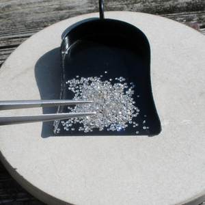 Diamant naturel couleur FG clarté VS taille brillant rond diamant Melee 0.040-0.075 carats 2.1-2.6mm non traité vente en gros de gemmes - Product Image 1