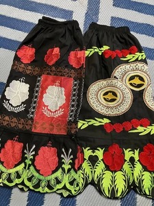 Jupes pour femmes polynésiennes en polyester respirant, écologiques, traditionnelles, toutes saisons, décontractées, couleur et logo personnalisés, longueur genou - Product Image 1