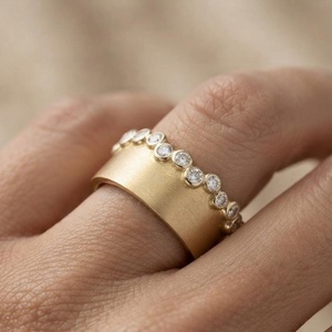 Magnifique bague large moderne en or massif 14 carats avec diamant rond de laboratoire, unisexe, bijou de promesse pour amis - Product Image 1