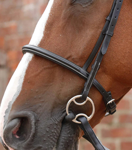 Bridon de cheval en cuir italien de qualité supérieure avec sangles réglables pour un ajustement sûr et une conduite confortable – Modèle Hunter - Product Image 3