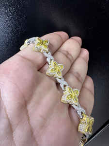 กำไลข้อมือไอซ์โคลเวอร์ ชุบทอง 18K เงินแท้ 925 ประดับโมอิสซาไนต์แบบหนามเตย ดีไซน์สั่งทำพิเศษ VVS ฮิปฮอป สำหรับทั้งชายและหญิง - Product Image 3