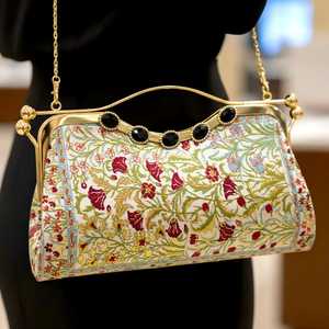 Pochette à main vintage brodée style bohème avec perles, sac à bijoux, doublure au design fantaisie, pour mariage et fête, vente en gros, nouvel emballage - Product Image 2