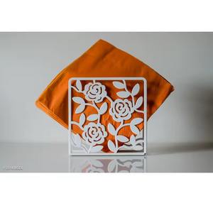 Porte-serviettes en métal, design durable et écoresponsable, rehausse l'hôtellerie, style discret, touche métallique lisse, améliore l'attrait tactile - Product Image 1