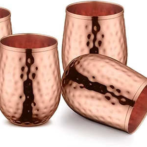 Verre à boire en cuivre pur, fabriqué à la main avec une texture martelée et une finition traditionnelle pour le stockage d'eau ayurvédique - Product Image 1