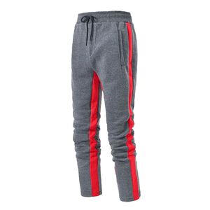 Conjunto Deportivo Moderno y Elegante de Sudadera con Capucha y Pantalones Deportivos en Dos Tonos, Material Transpirable para Mayor Comodidad - Product Image 4