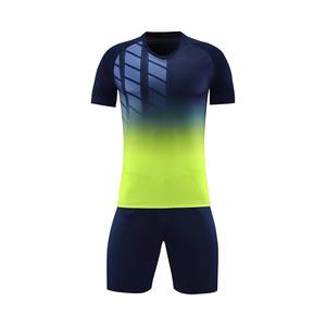 Maillot de football pour homme en tissu durable facile à laver, respirant, confortable, anti-plis, pour usage décontracté - Product Image 1
