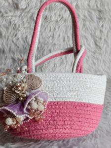Elegante Bolso Tote de Paja Tejido a Mano con Lazos Adornados con Perlas, Broche Decorativo de Diamantes de Imitación, Bolso de Mano Estiloso para el Verano, Bolso de Vacaciones - Product Image 4