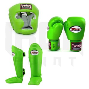 Set de Boxeo TWINS Personalizable: Protector de Cabeza, Protectores de Espinillas, Guantes de Cuero Vacuno Genuino con Cordones, Antideslizantes, Transpirables y Ligeros - Product Image 5