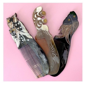 Peigne en corne de bœuf naturelle fait à la main, brosse à cheveux antistatique pour massage du cuir chevelu, outil traditionnel de soin des cheveux à la kératine pour le coiffage quotidien - Product Image 1