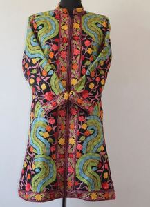 Nouvelle collection de veste brodée fluorescente Suzani, robe kimono oversize d'hiver, long manteau indien en velours multicolores - Product Image 3