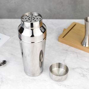 Coctelera Cobbler Extra Grande de 650 ml, 3 Piezas, Acero Inoxidable 304, con Colador Incorporado, para Mezclar Bebidas, Martini y Cócteles - Product Image 2