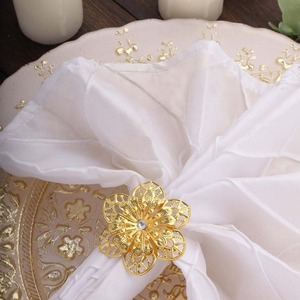 Anneaux de serviette en métal doré avec centre en cristal pour la décoration de table de mariage - Product Image 2
