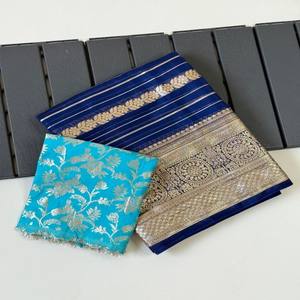 Sari VASTRA COTTAGE de viscosa pura con tejido jacquard Georgette y borde Zari, teñido a mano, con blusa de seda Dola en contraste - Product Image 2