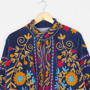 Chaqueta de terciopelo para mujer con bordado Suzani, abrigo bohemio con estampado floral, ropa de abrigo étnica hecha a mano para invierno - Product Image 6