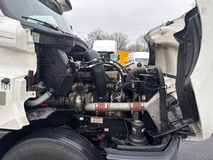 Tracteur routier International LT625 2020 d'occasion en excellent état avec transmission automatique, 207 943 miles - Product Image 2