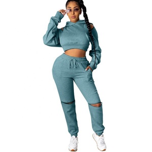 Sudadera corta con capucha de manga larga para mujer, pantalones con bolsillos canguro y joggers, conjunto de dos piezas - Product Image 3