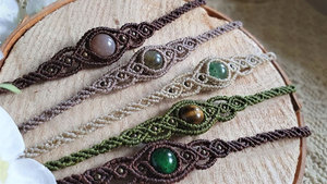 Pulsera de Cuarzo Rosa Macramé Marrón Hecha a Mano - Joyería Étnica Ajustable de Estilo Bohemio para Sanación, Regalo - Product Image 5