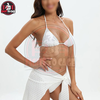 Volledig op maat gemaakte modieuze bikini's van zacht, rekbaar materiaal, perfect voor vakanties en zonnebaden. Bikiniset voor meisjes.