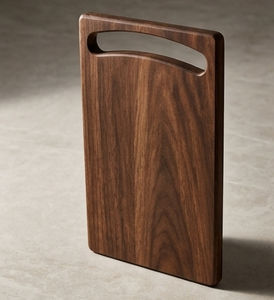Planche à découper rectangulaire en bois de manguier finition noyer avec poignée incurvée et plateau de service - Product Image 3
