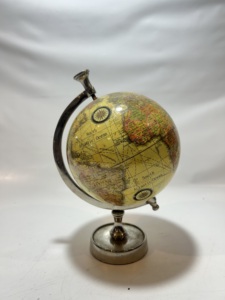 Globe terrestre vintage rose avec support en aluminium doré, élégant globe terrestre de table, petit globe géographique décoratif pour le bureau et la maison - Product Image 5