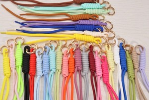 Llavero Boho de Macramé EL CLASICO OVERSEAS Personalizado, Hecho a Mano con Cuerda de Algodón Ecológica, Porta Llaves de Varios Tamaños para Bolsos y Llaves de Coche - Product Image 1