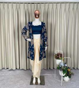 เหมาะสำหรับงานปาร์ตี้และงานแต่งงาน เสื้อโคติ 3 ชิ้น พร้อมกระโปรง ตกแต่งด้วยงานปักเลื่อมแบบคอร์ดิง ราคาขายส่งจากอินเดีย - Product Image 2