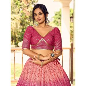 Vestido de novia Zeel Clothing Majestic, Lehenga Choli rosa con lentejuelas y chinon, semicompuesto, con dupatta. - Product Image 3