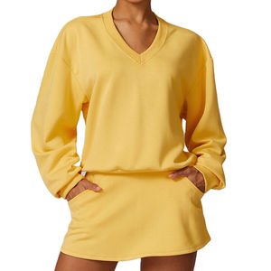 Conjunto deportivo de sudadera y falda para mujer, diseño OEM, talla grande, sudaderas con capucha para correr, falda de tenis con pantalones cortos con forro, ropa deportiva. - Product Image 1