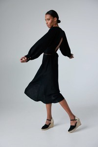 <b>Women</b>’s Linen Crop Blouse with Open Back and Long Balloon Sleeves - Product Image 4