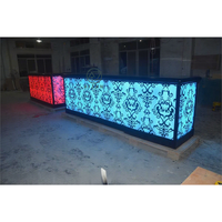 Bar de discothèque en forme droite, design moderne, comptoir de bar de luxe avec éclairage LED pour hall de discothèque et lounge.