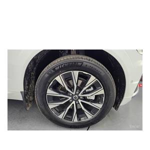 Volvo XC60 B5 2024, Ultra Brillante, Volante a la Izquierda, Caja de Cambios Automática, Asientos de Cuero, Cámara Trasera, Solo 9,739 Km! - Product Image 4