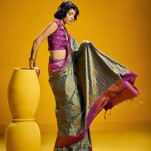 ส่าหรีผ้าไหมทอเนื้อนิ่มดีไซน์เนอร์เสื้อผ้าแบบดั้งเดิมที่มีรายละเอียดดีสำหรับงานปาร์ตี้และงานเทศกาล - Product Image 1