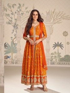 Vestido Anarkali de Diseñador Sayuri Sakshi, en Seda Chinon con Bordado y Estampado Digital, Compre Directamente del Proveedor - Product Image 3