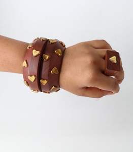 Pulsera de Madera con Pentagrama Retro, Diseño Moderno con Remaches Anchos, Hecha a Mano, Resistente al Agua, Accesorio Unisex - Product Image 2