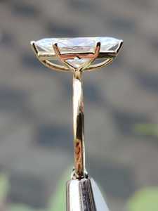 Anillo de compromiso solitario con diamante cultivado en laboratorio de corte marquesa, piedras laterales, chapado en oro de 18k con rodio, engaste de garras, anillo clásico minimalista - Product Image 4