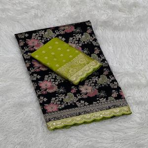 فاسترا كوتاج ساري حرير دولا نقي مع تطريز ميناكاري زاري وتطريز بالخيوط والترتر وبلوزة بلون مغاير - Product Image 1